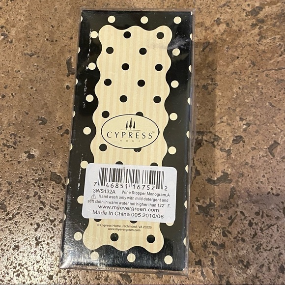 New! Personalized Clear Wine Bottle Stopper Letter “A” - Picture 3 of 3